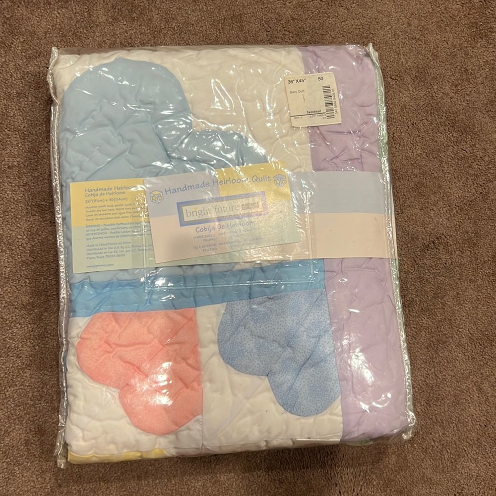 Bright Future Hand made Heirloom Quilt, SZ 36x 45 inch, Sweat-heart style